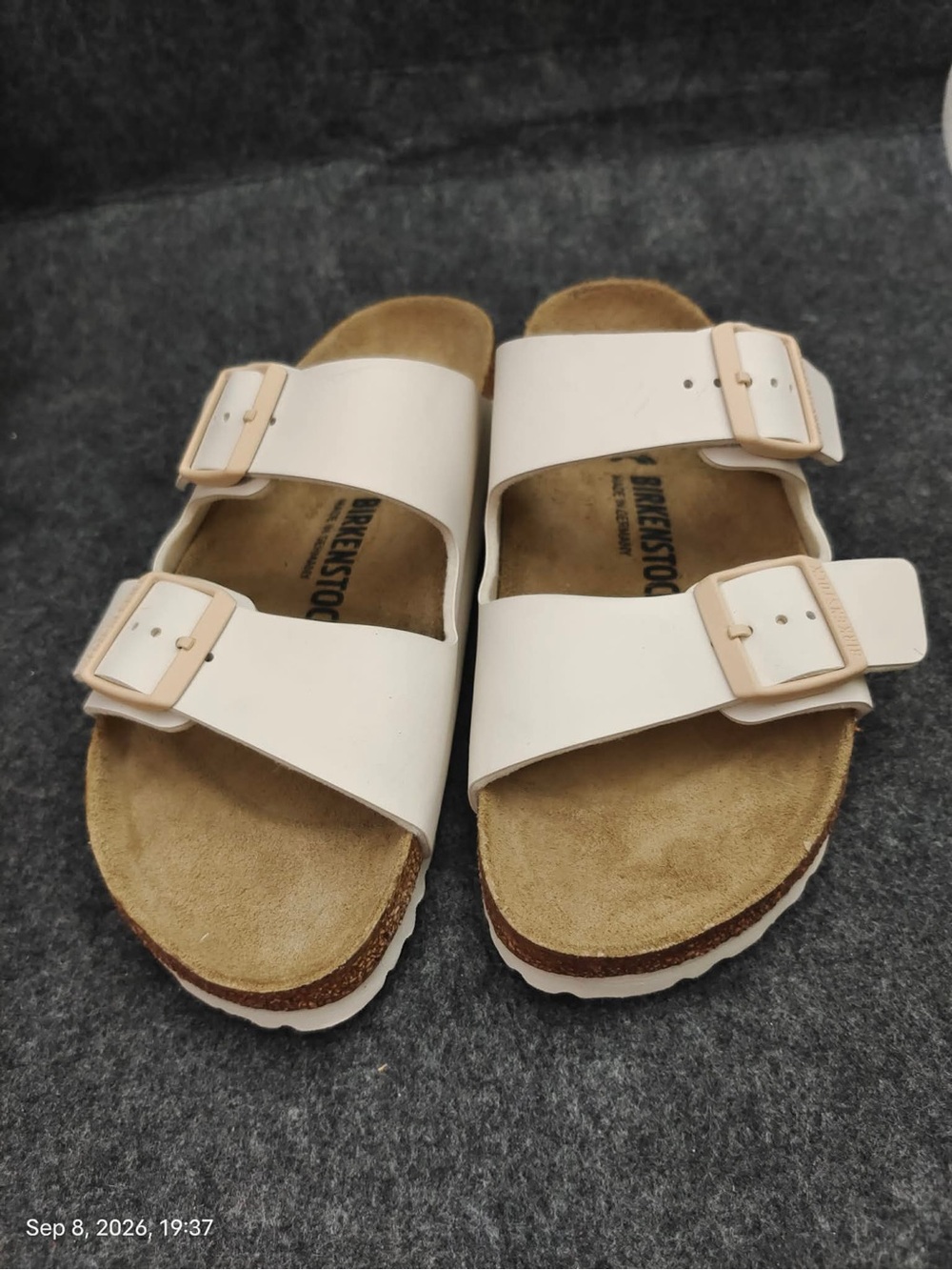 NWOB Birkenstock Arizona Birko Flor Eggshell Women’s size 39 US 8